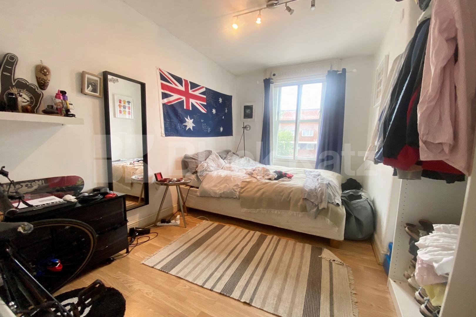 This recently refurbished property is flooded with natural light Old Kent Road, Elephant and Castle/Borough